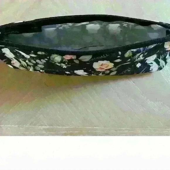 Kendall & Kylie Jenner Kardashian Zip Pouch makeup bag new with tags three piece - Picture 8 of 16